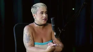 foi convidada a se retirar de varios estabelecimentos teve um relacionamento aberto e quanto tentou fazer com uma novinha just joana watch on sheer red 1733440660