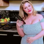 my stepmom is a very naughty chubby girl besides having huge tits and a big ass she fucks very well would you like to have a stepmother like this in your house 1733440944